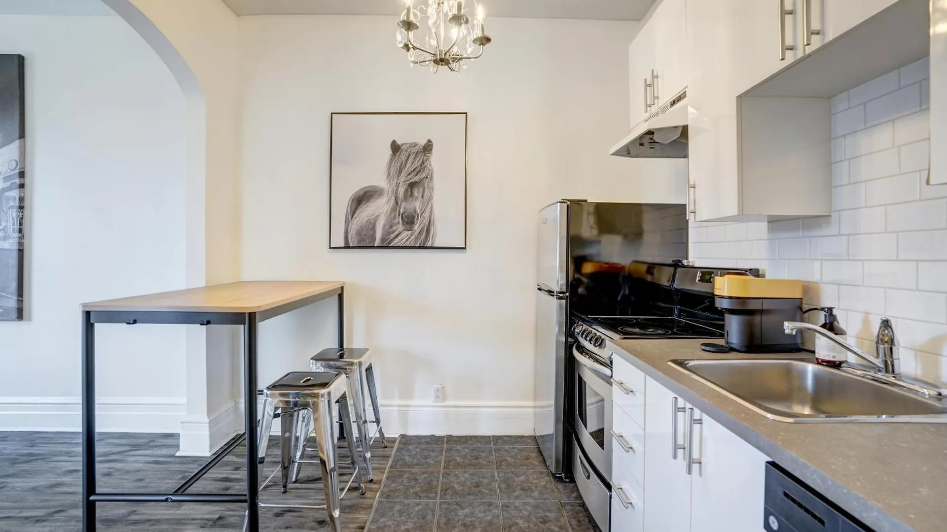 Chez Mont Royal Apartments! Μόντρεαλ Διαμέρισμα