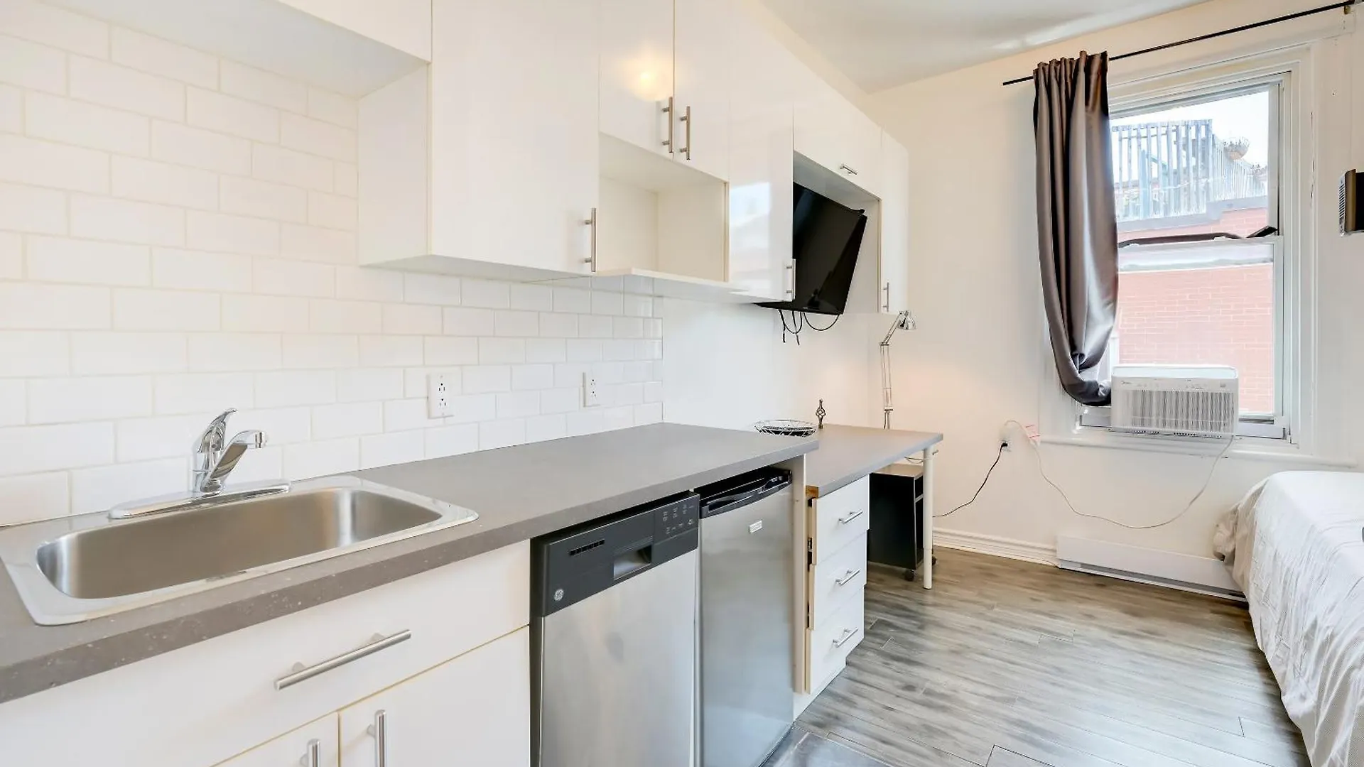 Apartment Chez Mont Royal Apartments! Montreal