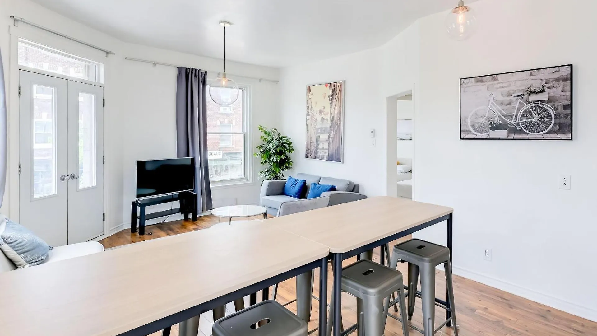 Chez Mont Royal Apartments! Montreal