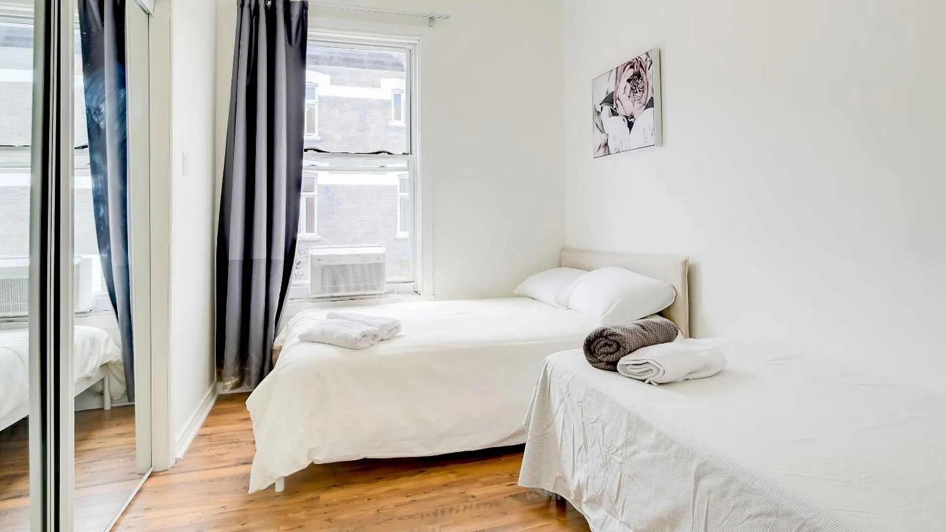 Chez Mont Royal Apartments! Montreal 0*,  Canada