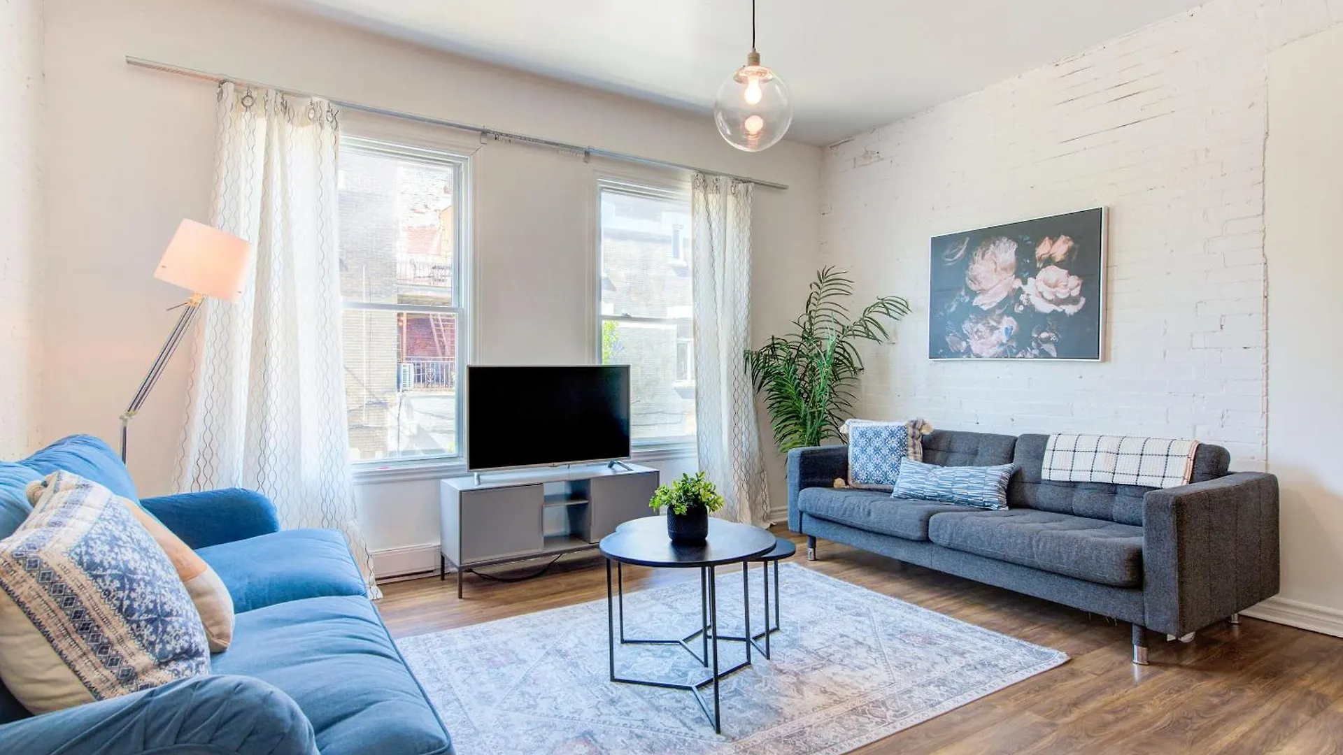 Chez Mont Royal Apartments! Montreal