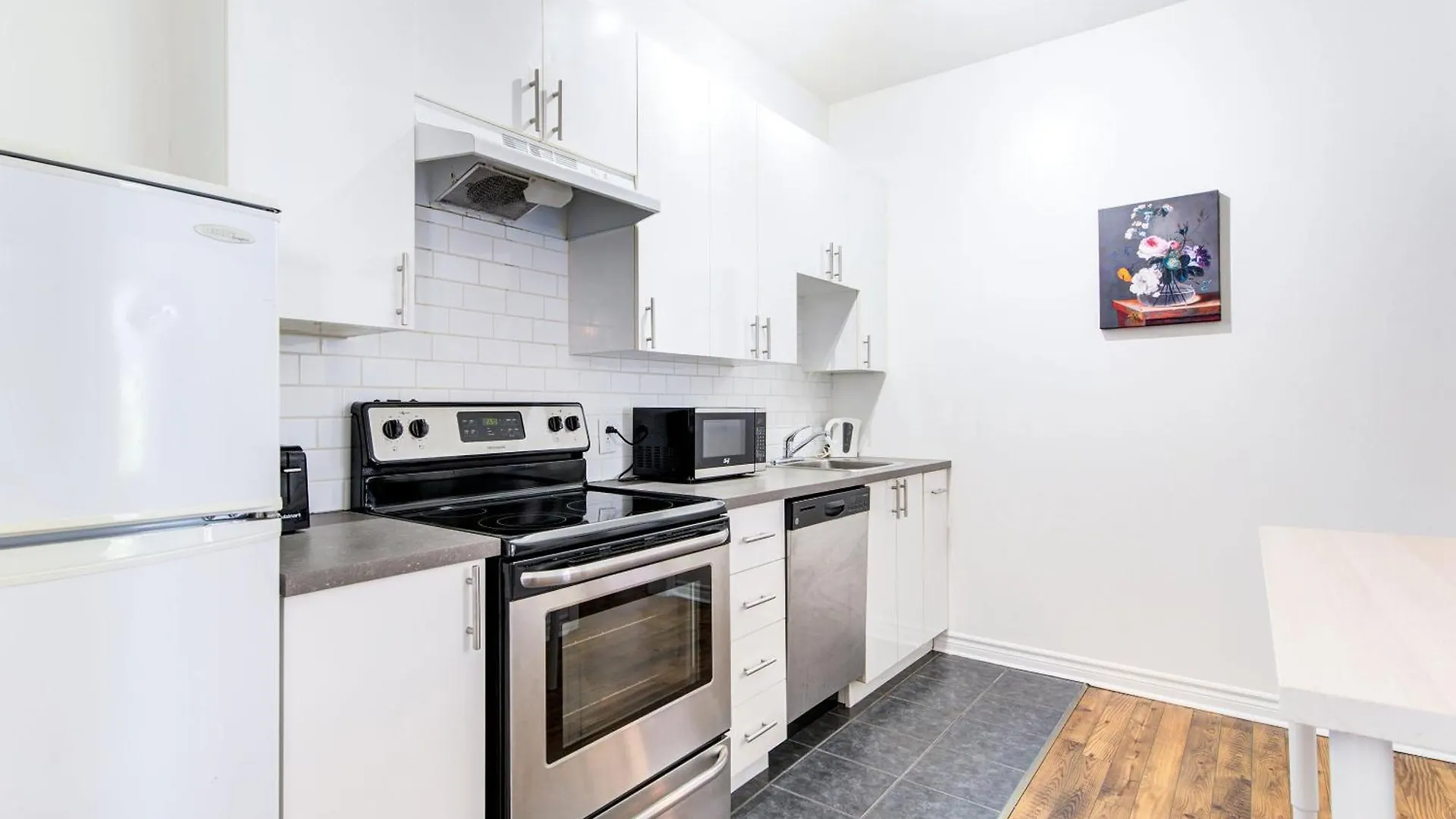 Chez Mont Royal Apartments! Montreal 0*,  Canada
