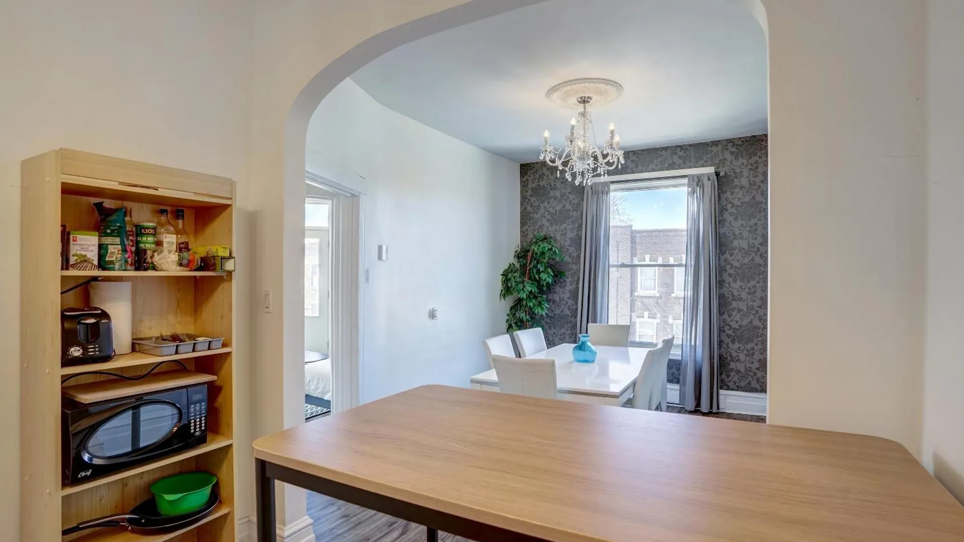 Chez Mont Royal Apartments! Montreal Canada