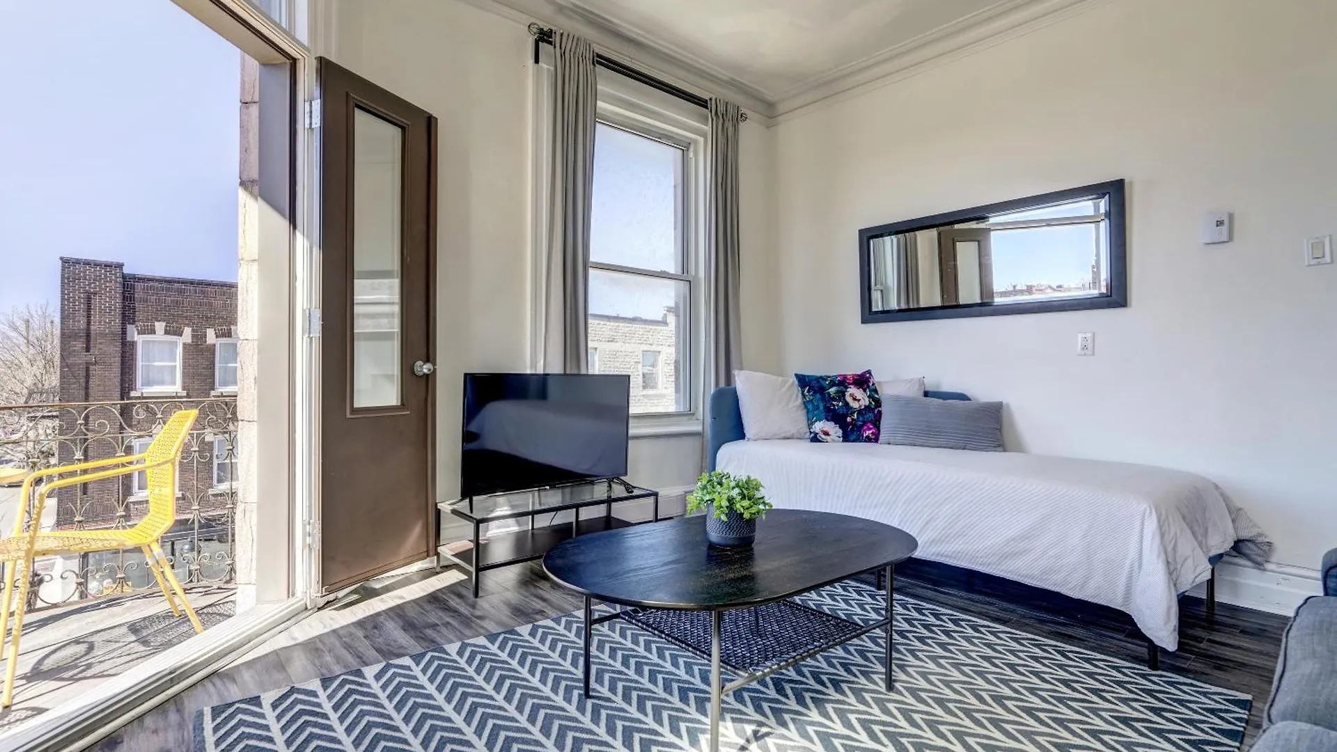 Chez Mont Royal Apartments! Montreal 0*,